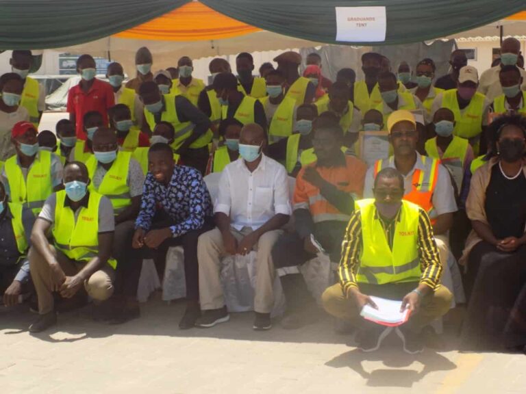 Celebrating the success of the 124 TTI internationally certified scaffolders